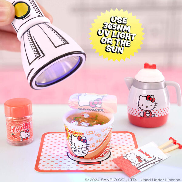 Hello Kitty - Miniature - Miniverse - Miniverse Make It Mini Food Hello Kitty - Instant Spicy Noodle Soup (MGA Entertainment)